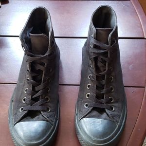 Converse Hi Top Chuck Taylor shoe